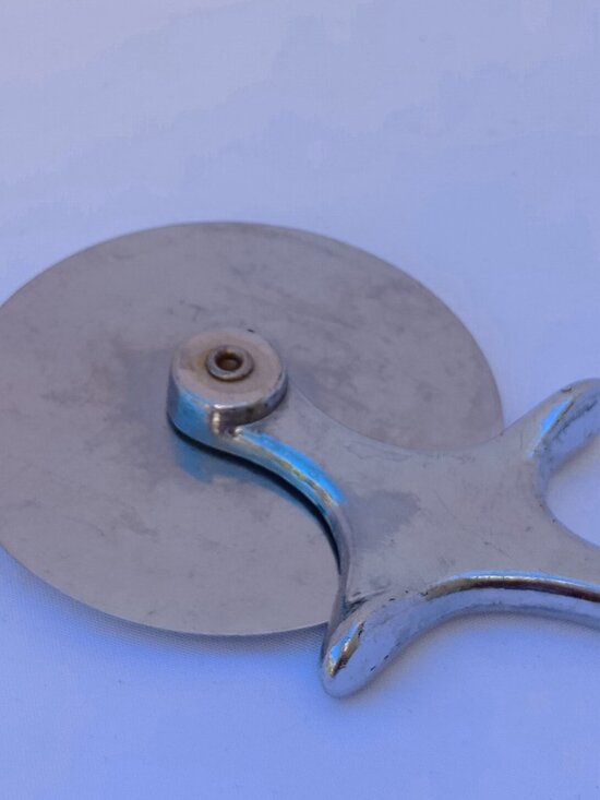 Stainless Steel Kitchen Tool Lot Garlic Press Ice Cream Scoop Pizza Cutter Tongs - Picture 2 of 16